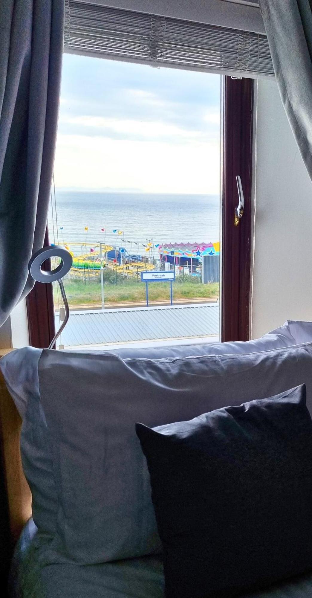 6 Golf Terrace - Portrush By The Sea Apartment Екстериор снимка