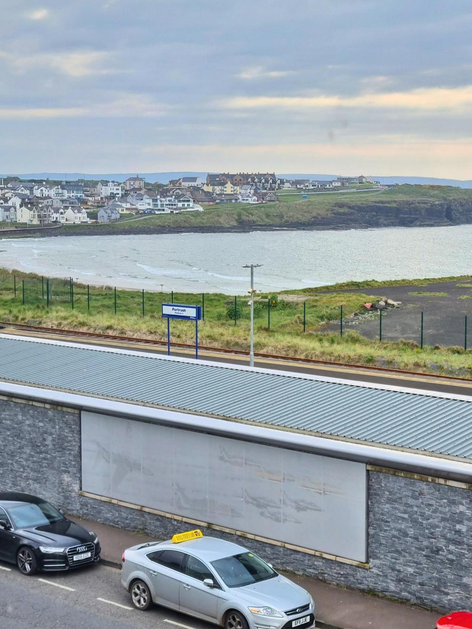 6 Golf Terrace - Portrush By The Sea Apartment Екстериор снимка