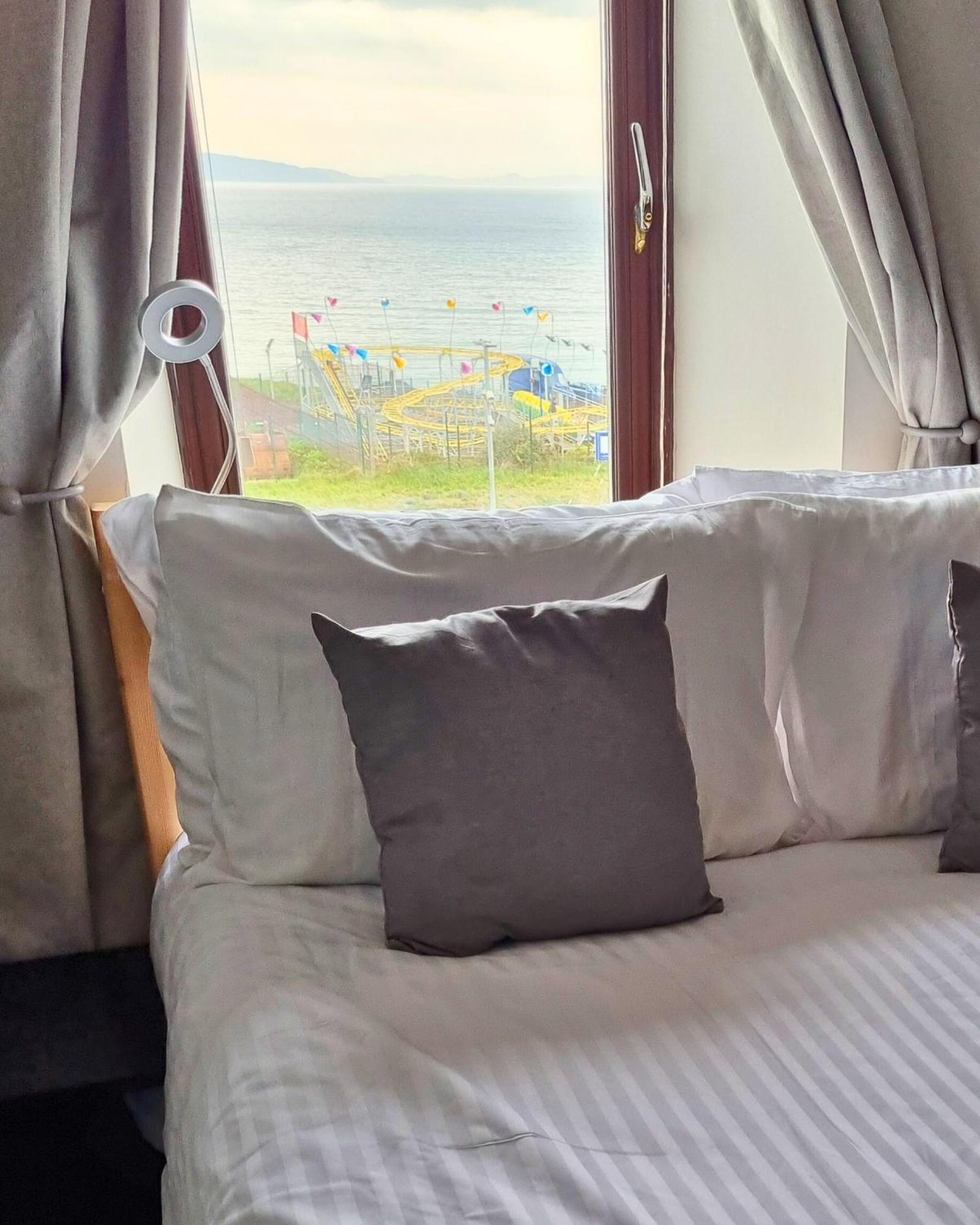 6 Golf Terrace - Portrush By The Sea Apartment Екстериор снимка